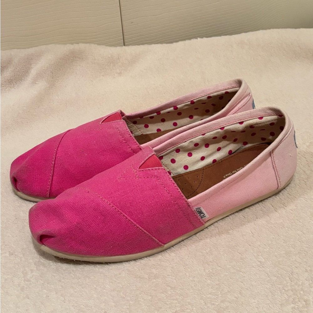 TOMS Women’s Ombré Pink Flats • Size 11